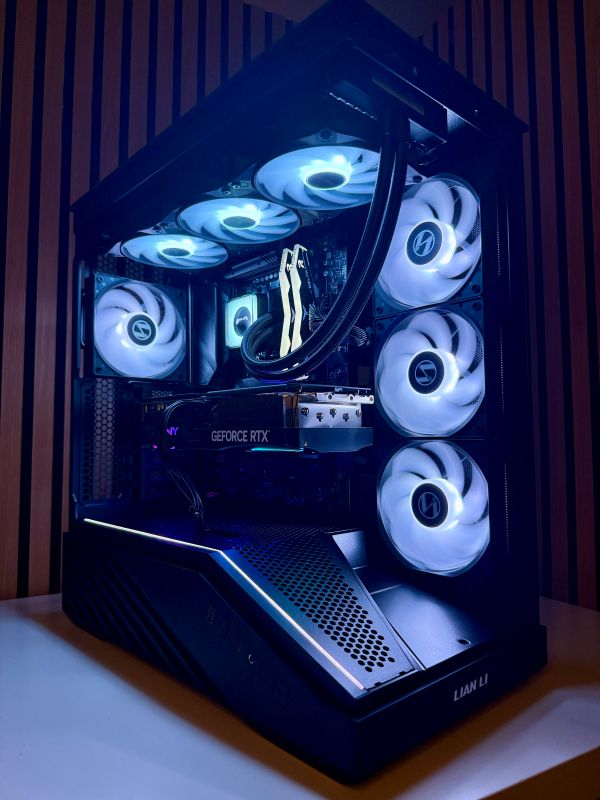 Pixelwerk Premium Gaming PC RGB Beleuchtung